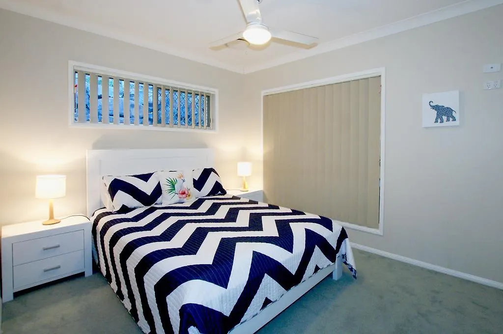 Anaheim Entertainer Deluxe Villa Upper Coomera 0*,  Avustralya